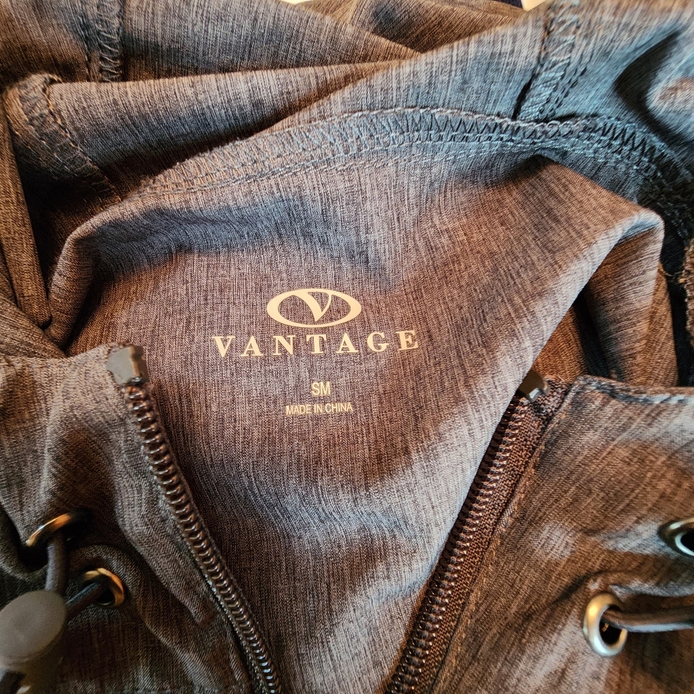 Vantage Gray Iowa State Pullover Hoodie - Embroidered Logo, Size S - Picture 2 of 9